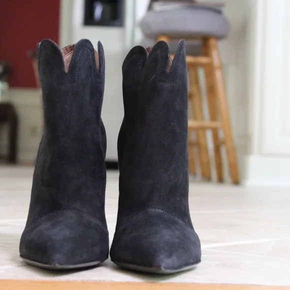 Burberry Scallop Suede Ankle Boots - NEW IN BOX! - Picture 2 of 3